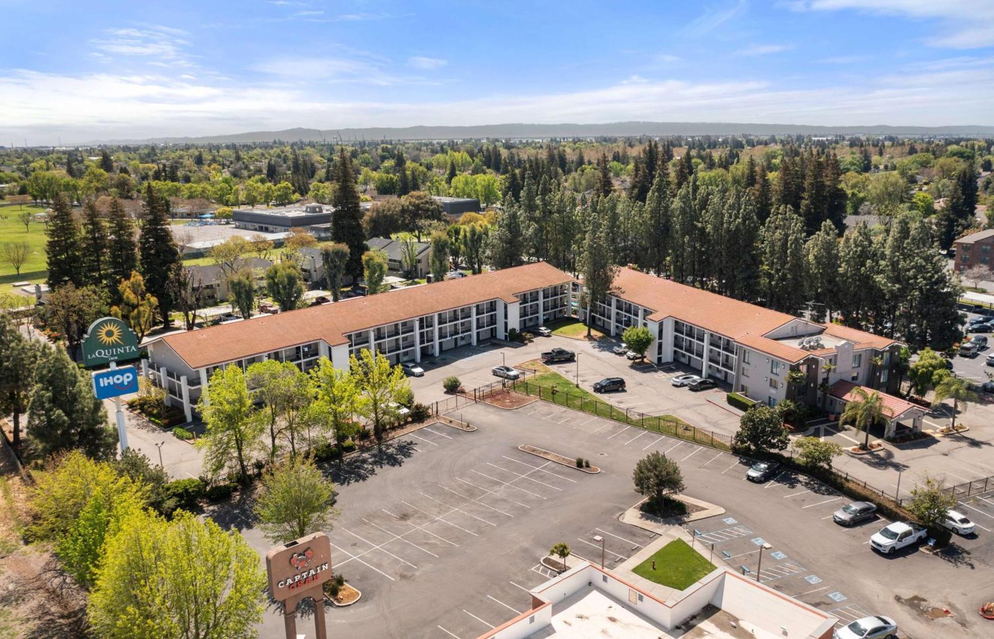 La Quinta Inn By Wyndham Stockton Exterior photo