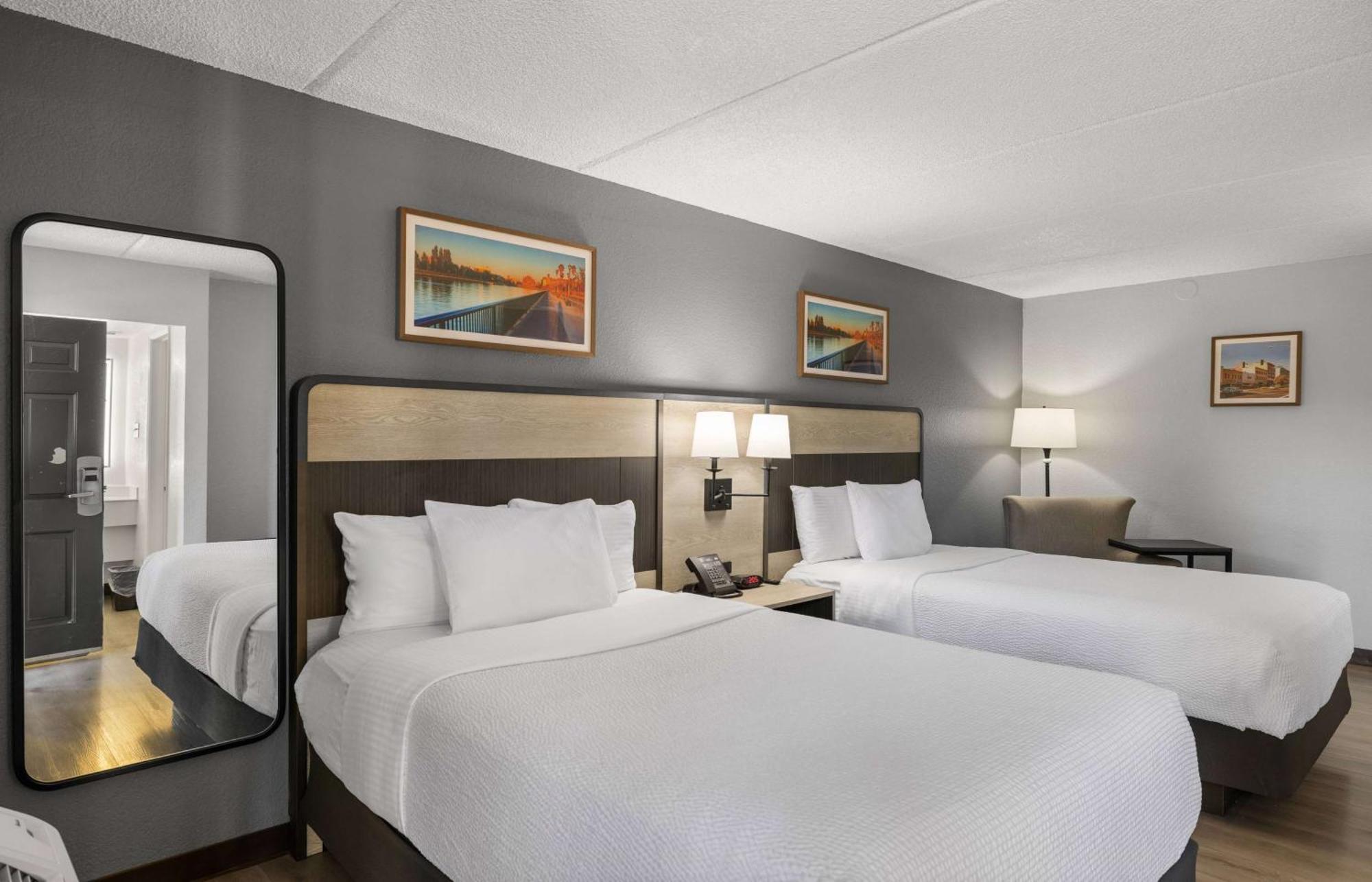 La Quinta Inn By Wyndham Stockton Exterior photo