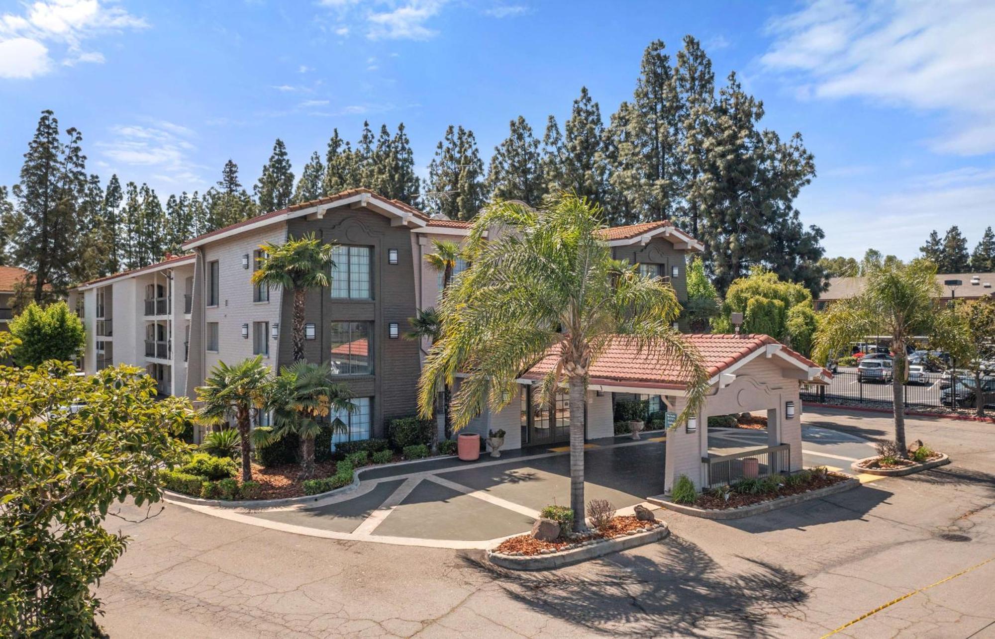 La Quinta Inn By Wyndham Stockton Exterior photo